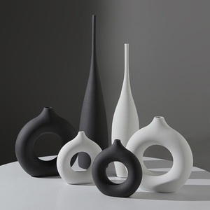 P228 Vase en céramique nordique simple blanc noir Décoration de table de salon Décoration douce Art Vase à fleurs sèches Décoration - Product Image 1