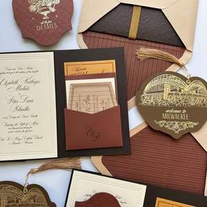 Suite d'invitations de mariage de style classique avec logo et texte personnalisés, idéale pour les petites entreprises, les détaillants et les clients B2B - Product Image 1
