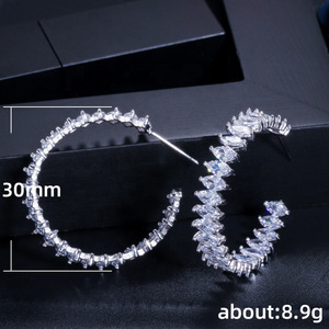 Orecchini a Cerchio Grandi e Rotondi per Donne, Orecchini Minimalisti Scintillanti, Gioielli per Orecchie alla Moda per Uso Quotidiano - Product Image 5