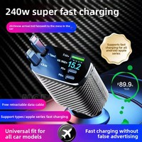 Chargeur de voiture intelligent 5-en-1 à charge rapide avec câble rétractable intégré, ports USB Type-C et affichage numérique, compatible avec les véhicules courants