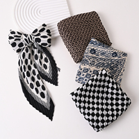 Écharpes et foulards carrés multifonctionnels pour femmes, vente en gros, articles très demandés - essentiels pour la garde-robe quotidienne