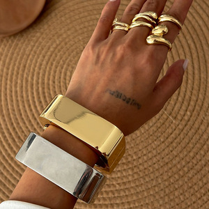 Braccialetto alla moda Non appannato in oro con bracciale quadrato geometrico esagerato bracciale bracciale Vintage da donna Set di gioielli - Product Image 2