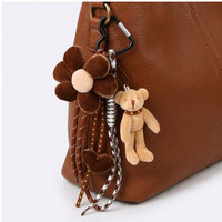 Breloque de sac en peluche ours fleur en velours marron avec pompon, mignonne et kawaii, accessoire de décoration pour sac à main
