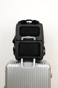 Mochila inteligente unissex com carregamento usb, bolsa leve masculina compacta feita em tecido impermeável com tecnologia à prova de furtos, ideal para estudantes de faculdade - Product Image 3