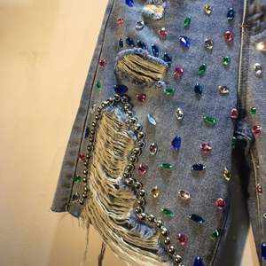 Somer Cross Europe Annuchwiin Doustri Diamond Encrust De Bizhai-West Desli Ming Andri Pedro Destrit Krope Depants Ande Panz - Product Image 2