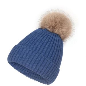 Vente en gros de bonnets d'hiver tricotés personnalisés avec logo brodé, bonnets parent-enfant avec pompon en fourrure - Product Image 5