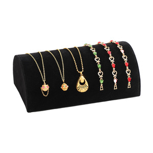 Collana con cuscino mezzo tondo in velluto di moda - Product Image 5