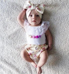 Ensemble de vêtements pour bébé nouveau-né avec col en dentelle, imprimé pour enfants, vente en gros - Product Image 1