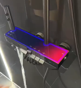 Ensemble <span class=keywords><strong>de</strong></span> douche mural numérique LED en laiton poli avec jet en céramique, mitigeur thermostatique à poignée unique et fonction pluie <span class=keywords><strong>piano</strong></span> - Product Image 6