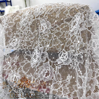 DELACE SXGN Dentelle Chantilly française très prisée avec perles et paillettes, tissu en dentelle à cils doux et motifs floraux épanouissants