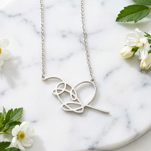 Collana 'Love Yourself' con Cuore in Acciaio Inossidabile Placcato Oro 18k, Gioiello Minimalista K-Pop, Regalo per Lei - Product Image 3