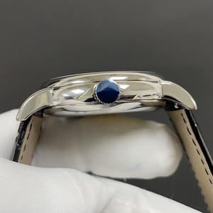 Montre mécanique vintage pour homme, boîtier rond argenté, bracelet en cuir de crocodile noir, petit second cadran secondaire, montre élégante et formelle - Product Image 4