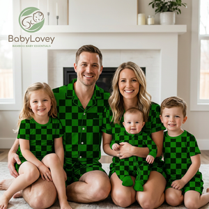 Pigiami Coordinati in Bambù Personalizzati ed Economici Babylovey per Madre e Figlia, Abbigliamento da Notte per le Vacanze in Famiglia - Product Image 1