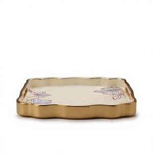 Bandeja de Servir Moderna de Metal Esmaltado Crema con Motivo Floral Azul, Borde Ondulado Dorado y Asas Laterales Recortadas, Plato para Mesa de Centro o Tocador - Product Image 2