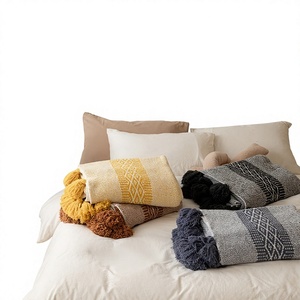 Plaid anti-acariens en bambou tricoté, style européen élégant, à pompons, semi-velours, pour bureau, sieste, canapé, chambre à coucher, lit - Product Image 1