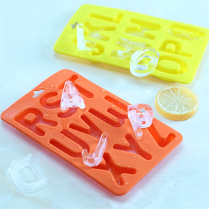 Stampo per Cubetti di Ghiaccio in Silicone a Forma di Lettere dell'Alfabeto Personalizzato per l'Estate - Product Image 4