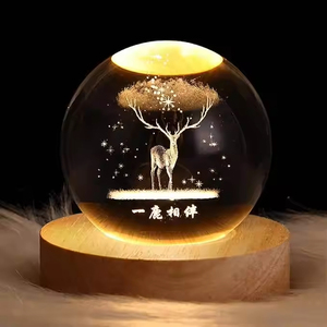 USB-betriebene 3D-Holz-Nachtlampe Moderne Kristallkugel 3D-Beleuchtung Warme Schreibtischlampe Tragbare USB-Lampe für Geschenke und Dekoration - Product Image 1