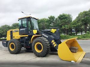 Cargadora de Ruedas Delantera LW400FN de 4 Toneladas y 2.4 CBM, Minicargadora Diésel de Alta Eficiencia para Troncos - Product Image 2