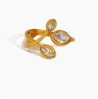 Nouveautés en gros : Bague feuille en acier inoxydable plaqué or 18 carats avec zircon arc-en-ciel pour femme