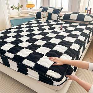 ผ้าคลุมเตียงกำมะหยี่เนื้อหนาแบบควิลท์ ขายส่ง ผ้ารองกันเปื้อนที่นอนเมมโมรี่โฟม ผ้าคลุมเตียงกำมะหยี่คอรัล - Product Image 2