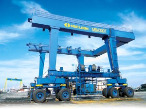 Grúa de Manipulación de Yates MGK, Grúa Pórtico con Estructura Tipo C, Accionamiento Hidráulico Electrónico PLC, 9 Modos de Dirección, Mantenimiento de Yates - Product Image 5