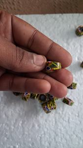 Perles de verre Millefiori colorées de forme ronde avec motif floral, emballage en boîte pour la fabrication de bijoux et les créations artisanales - Product Image 3