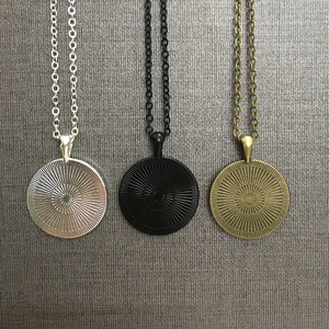 Collier de <span class=keywords><strong>formation</strong></span> magique des sept grands anges Pendentif dôme en verre Bijoux en métal Collier de divination vintage pour hommes et femmes - Product Image 4