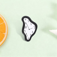 Set Pin Enamel Seni Surrealisme Kreatif Jam Meleleh Lencana Logam Elegan Pin Kerah Waktu Terdistorsi Dekorasi Hadiah
