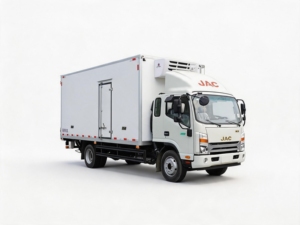 Camion frigorifique JAC Shuailing Q7 semi-cabine de 5,4 m avec moteur Cummins de 170 CV, équipé d'une plateforme hydraulique - Product Image 1