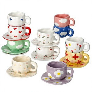 Juego de Taza y Platillo de Cerámica Pintados a Mano Estilo Instagram para Comercio Exterior, Diseño Fresco y Lindo para Mujeres - Product Image 1