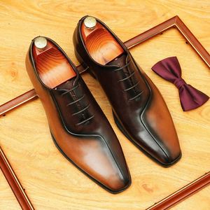 Chaussures en cuir Brook pour hommes, bout pointu, en cuir de vachette, style rétro tendance, gravées, style britannique coréen, chaussures de ville formelles pour jeunes professionnels - Product Image 1