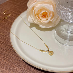 Collar Deportivo de Cobre con Cadena y Colgante de Corazón de Circonita Exquisito para Mujer Europea y Americana - Product Image 3