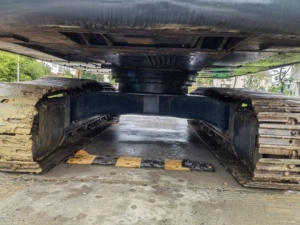 รถขุดไฮดรอลิกแบบตีนตะขาบ HYUNDAI R220LC-9s มือสอง ขนาด 22 ตัน กำลัง 110 กิโลวัตต์ บุ้งกี๋ 1.15 เมตร แรงยกสูง ผลิตในเกาหลีแท้ - Product Image 5