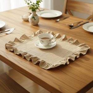 Tovagliette Plissettate di Lusso in Cotone Lavato, Eleganti Sottopiatti Rosa e Bianchi per Pranzo - Product Image 1