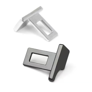 Extension <span class=keywords><strong>de</strong></span> <span class=keywords><strong>ceinture</strong></span> <span class=keywords><strong>de</strong></span> <span class=keywords><strong>sécurité</strong></span> universelle en métal avec logo personnalisé, silencieux, interrupteur <span class=keywords><strong>de</strong></span> limite d'alarme, clip <span class=keywords><strong>pour</strong></span> Tesla, <span class=keywords><strong>pince</strong></span> <span class=keywords><strong>de</strong></span> <span class=keywords><strong>ceinture</strong></span> <span class=keywords><strong>de</strong></span> <span class=keywords><strong>sécurité</strong></span> <span class=keywords><strong>de</strong></span> voiture cachée - Product Image 1