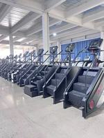 Appareil de fitness professionnel YT P1031 Body Strong, simulateur d'escalade électrique en acier réglable, certifié ISO9001/CE, garantie 1 an