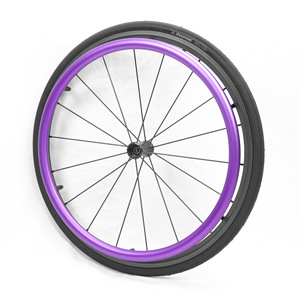 Silla <span class=keywords><strong>de</strong></span> <span class=keywords><strong>Ruedas</strong></span> Deportiva con Anillo <span class=keywords><strong>de</strong></span> Empuje Tipo D, Aleación <span class=keywords><strong>de</strong></span> Aluminio, Rueda Trasera Grande <span class=keywords><strong>de</strong></span> 24 Pulgadas, para Terapia <span class=keywords><strong>de</strong></span> Rehabilitación - Product Image 1