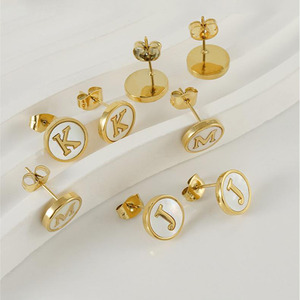 Diseñador inicial letras del alfabeto chapado en oro 18K impermeable Stud Acero inoxidable joyería de moda pendientes para Mujer Para Mujer - Product Image 4