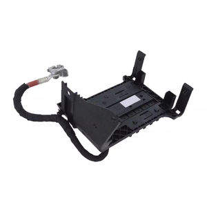 <span class=keywords><strong>Skoda</strong></span> <span class=keywords><strong>Enyaq</strong></span> & VW <span class=keywords><strong>ID</strong></span>.4 2023 RHD Boîte à fusibles avec borne de batterie Nouvel état 1EA937548A IV 50 Kit intérieur - Product Image 4