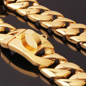 Kit de Collar para Perro de Acero Inoxidable de Alta Resistencia con Eslabones Cubanos de 34 mm, Color Dorado de Lujo, con Correa, Cinturón y Campana Pequeña - Product Image 6