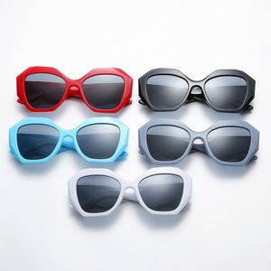 Lunettes de soleil carrées surdimensionnées pour femmes, style punk vintage, logo personnalisé, protection UV400 - Product Image 4