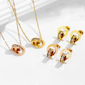 Juego de Joyería para Mujer con Baño de <span class=keywords><strong>Oro</strong></span> de 18K, Antideslustre, Acero Inoxidable, Circonita, Números Romanos, Aretes, Pulsera y Collar - Product Image 4