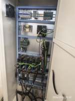 Machine de fabrication de palettes en bois entièrement automatique à haute productivité Invech Machinery avec composants essentiels PLC et moteur servo