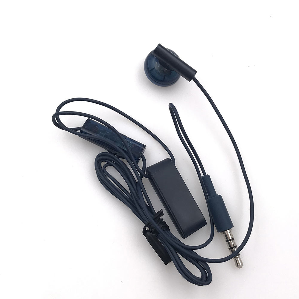 สีฟ้าใส