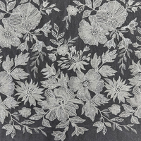 Tissu en dentelle de tulle brodé de sequins floraux blancs GCW-QUV100316 pour studio de couture de créateurs