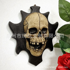 หัวกะโหลกเรืองแสงรูปดาวแขวนผนัง ใช้แบตเตอรี่ ตกแต่งฮาโลวีนสำหรับบ้าน ห้องนอน ห้องนั่งเล่น ทางเข้าบ้าน - Product Image 3