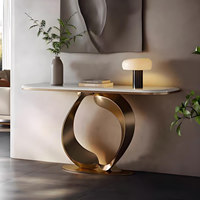 Table de couloir d'hôtel de luxe, miroir, console d'entrée finition dorée