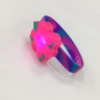 Bracelet en caoutchouc écologique violet très tendance, nouveau bracelet en silicone coloré avec lumière LED pour enfants