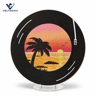 Griffoir pour chat en vinyle avec base rotative, motif montagne enneigée au centre, tapis à gratter pour chats