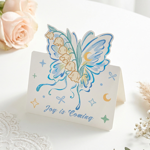 Biglietto d'auguri floreale con farfalle disegnate a mano, ispirato ad Instagram, con messaggio artistico di benedizione in inglese sofisticato (Bianco) - Product Image 1